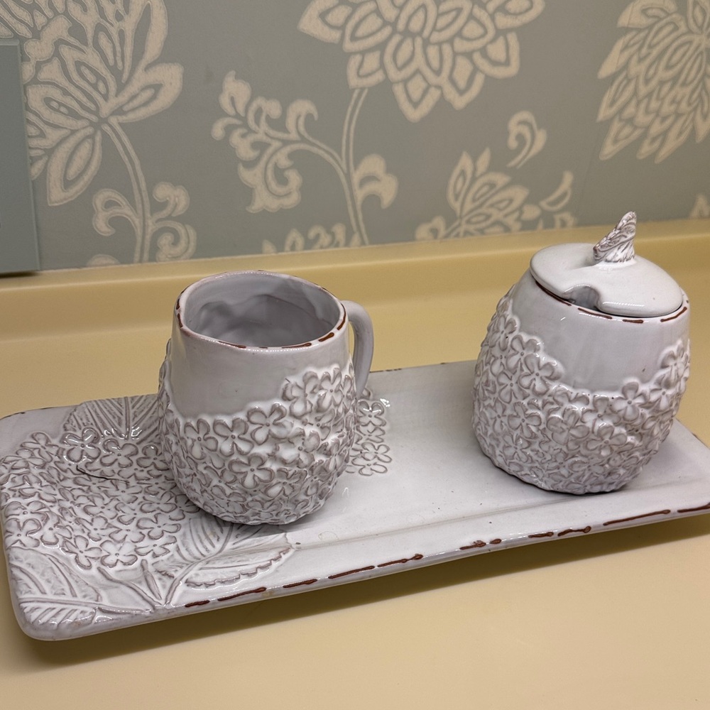 Mud Pie White Floral Ceramic Set